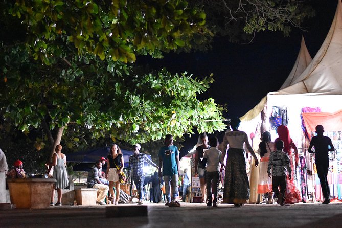 Stone Town Evening Walk Tour With Visit Food Markets - Exploring Darajani Market