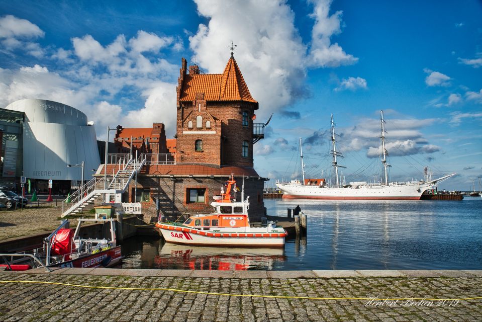 Stralsund: Old Town Highlights Private Walking Tour - Meeting Point