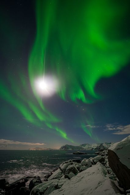 Svolvær's: Lofoten Northern Lights Hunt by Van With Snacks - Weather and Scheduling