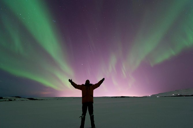 The Golden Circle & Northern Lights Combo Tour - Experiencing the Northern Lights