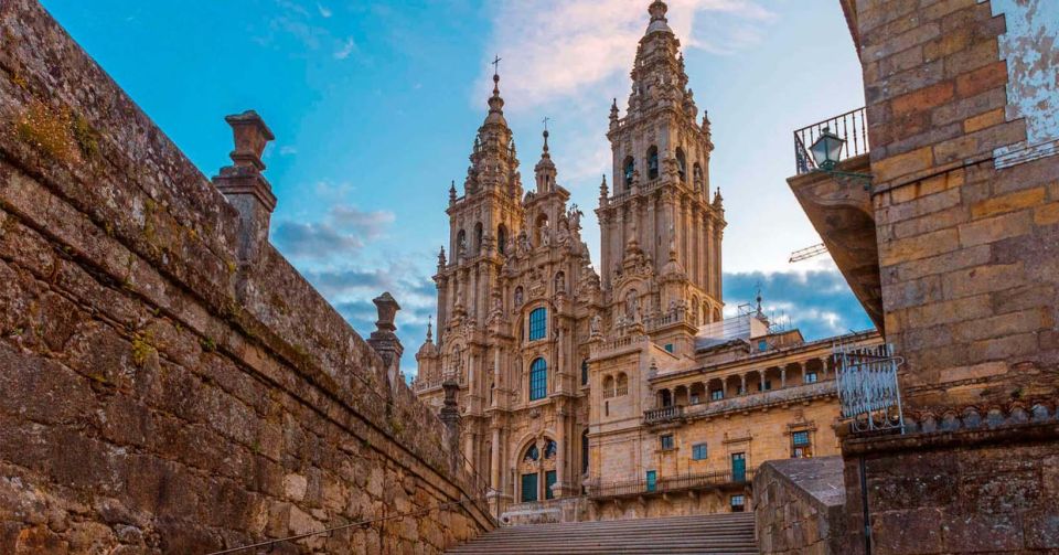 Travel From Porto to Lisbon, Douro Valley and Braga & Guimaraes - Wander Guimaraes Charming Medieval Town