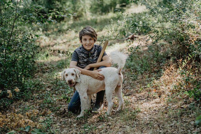 Truffle Hunting in Tuscany - Expert Guides and Local Insights