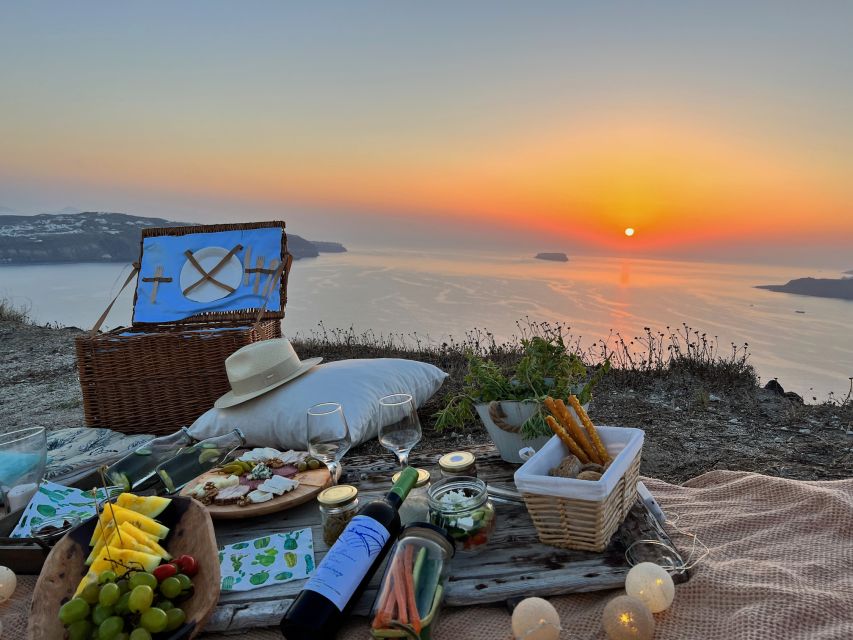 Uncrowded Santorini Sunset PicNic - Scenic Vistas