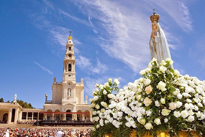 VAN PRIVATE TOUR Fatima, Nazaré & Óbidos - Fatima Pilgrimage Site