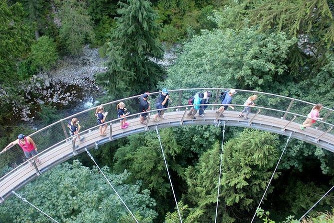 Vancouver Perfect Day Tour Grouse Mountain`& Capilano Suspention Bridge Private - Crossing Capilano Suspension Bridge