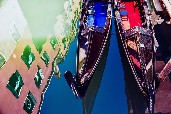 Venice 30 Min Gondola Ride - Gondola Capacity and Seating