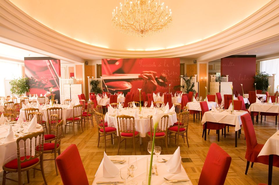 Vienna: Strauss & Mozart Concert in Kursalon With Dinner - Ticket Inclusions