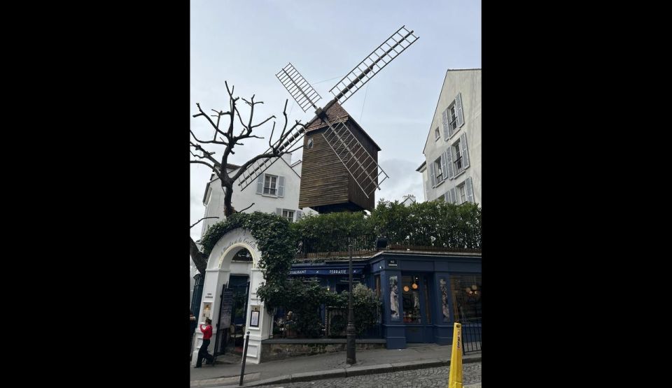 Visit Sacré-Coeur: Small-Group Walking Tour in Montmartre - Artistic Legacy of Cobbled Streets