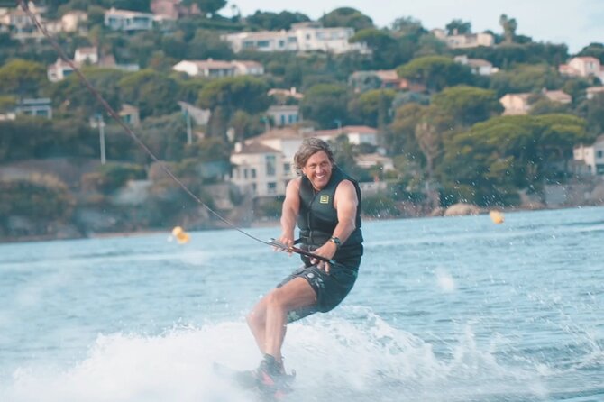 Wakesurfing, Wakeboarding or Inflatable Tows in Bay of St Tropez - Duration and Frequency