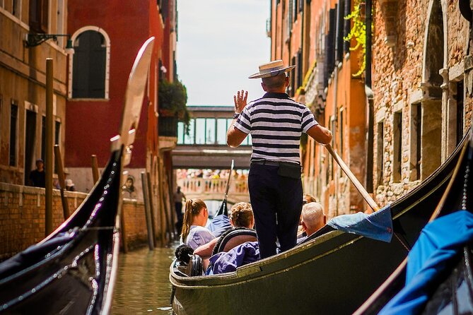 Walking Tour and Enchanting Gondola Journey in Venice - Walking Tour