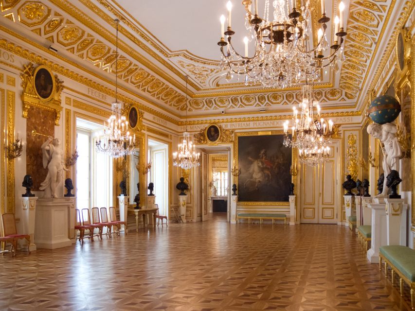 Warsaw: Skip-the-Line Royal Castle Guided Tour - Tour Duration and Availability