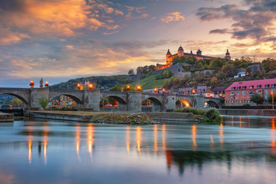 Würzburg: First Discovery Walk and Reading Walking Tour - Explore Stiftung Juliusspital