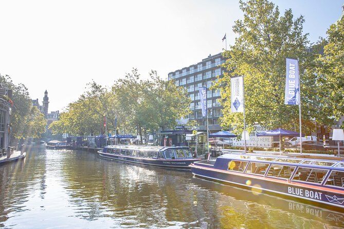 75-minute Amsterdam Canal Cruise by Blue Boat Company - Accessibility and Group Size