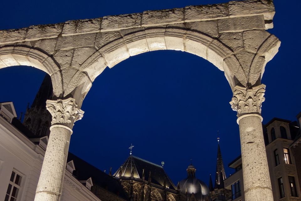 Aachen: City Exploration Game and Tour - Discovering Heilig-Kreuz-Kirche