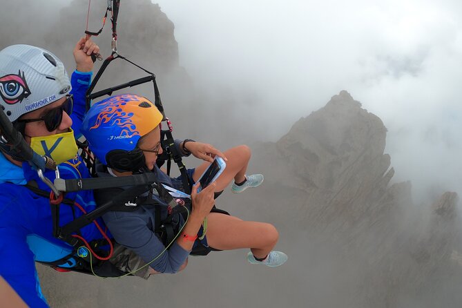 Acrobatic Paragliding Flight With Spanish Champion in Tenerife - Adventure Seekers