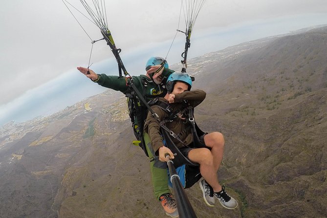 Acrobatic Paragliding Tandem Flight in Tenerife South - Suitable for Beginners With Instructor