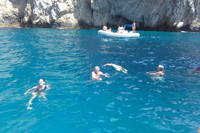 Amalfi Coast Small Group Day Boat Tour With Limoncello Onboard - Exploring the Emerald Grotto