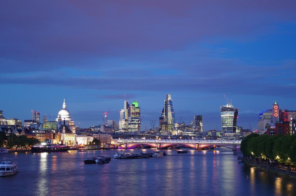 An Evening in London. Private Panoramic Night Tour - Private Group Experience