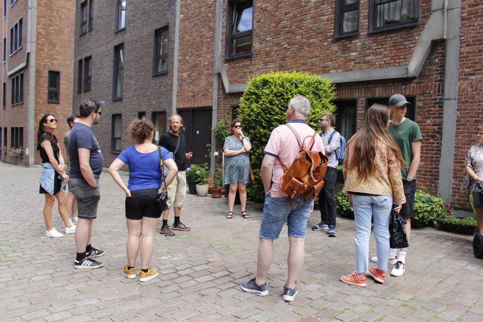 Antwerp: 2 Hour Highlights Walking Tour - Discovering Hidden Alleys