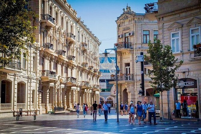 Baku: Sightseeing Walking Tour - Personalized Experience