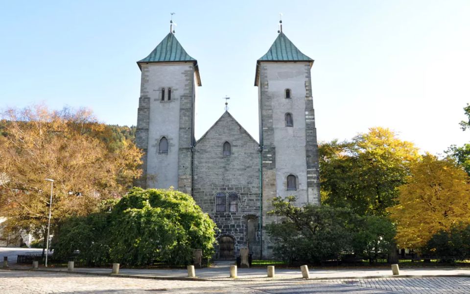 Bergen: Sightseeing Cruise of Bergens Historic Landmarks - Historic Landmarks Admired