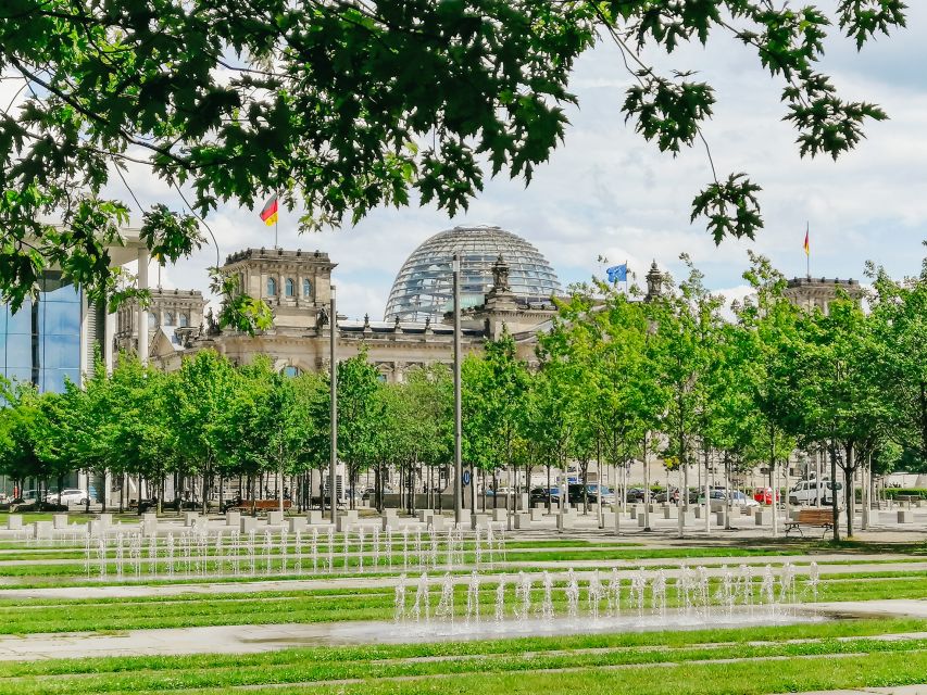 Berlin: Government Quarter Tour and Reichstag Dome Visit - Exploring the Reichstag Building