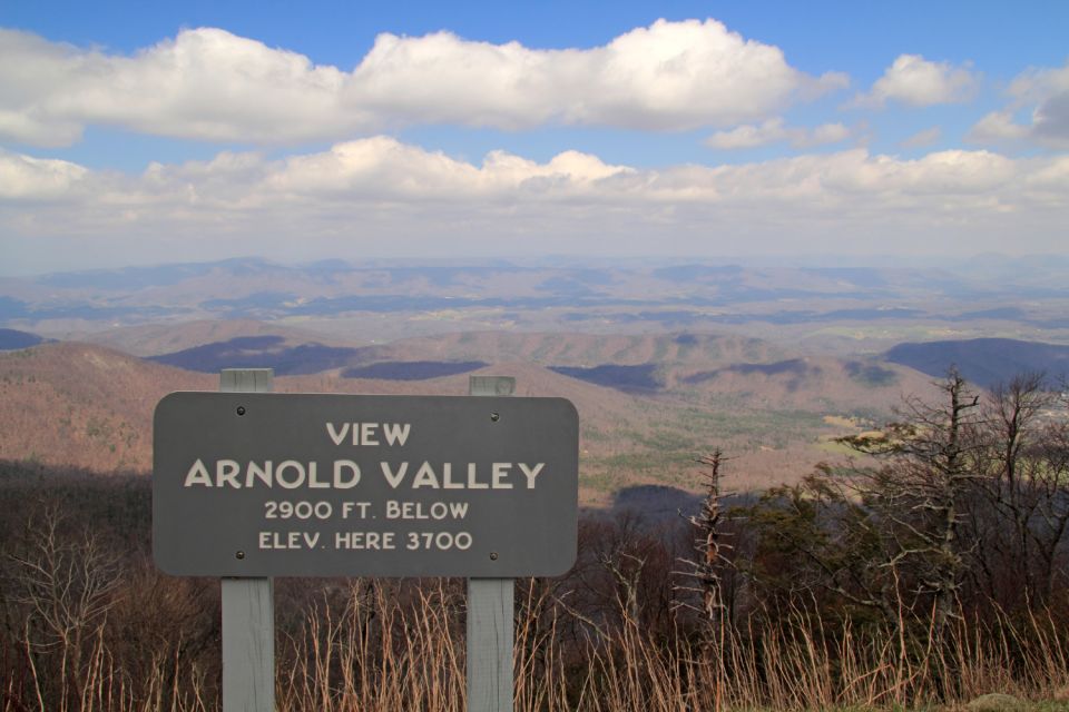 Blue Ridge Parkway – Driving Audio Tour (Roanoke ↔ Afton) - Using the Action Tour Guide App