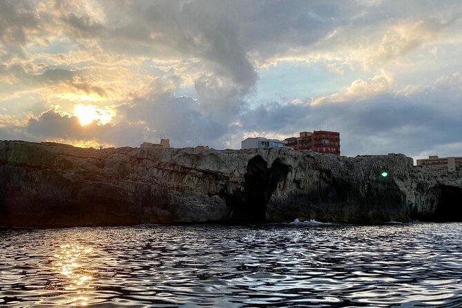 Boat Tour Ortigia, Sea Caves and Pillirina 2h - Weather Considerations