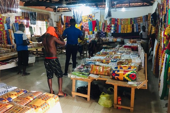 Bonwire Naming Ceremony and Kente Tourist Center - Kente Weaving Activity