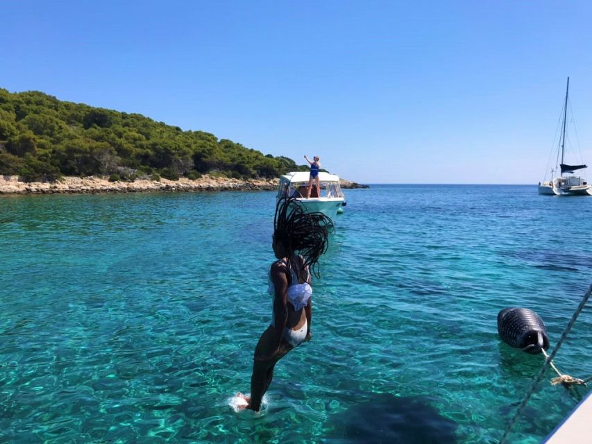 Brač: Blue Cave Island Hopping Luxury Tour - Visit Blue Cave on Bisevo Island