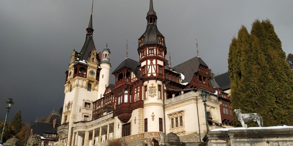 Brasov: Peles Castle, Bran Castle & Rasnov Fortress Day Tour - Bran Castle Exploration