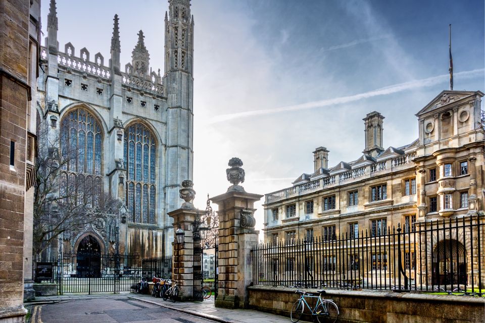 Cambridge: City Exploration Game and Tour - Explore the City