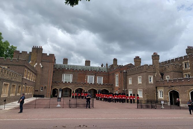 Changing of the Guard Walking Tour - Booking and Confirmation