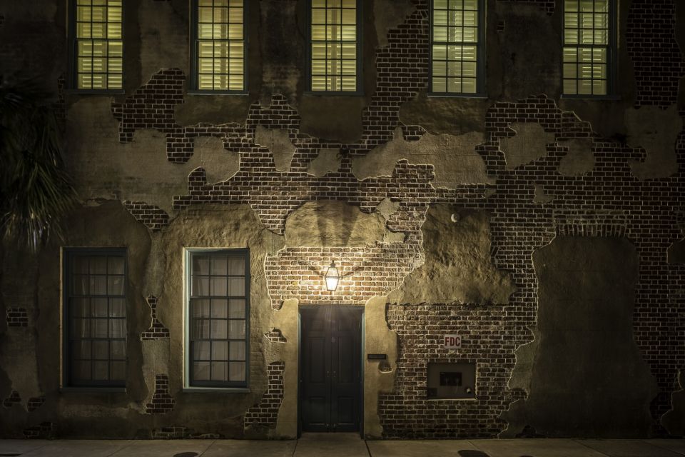 Charleston Terrors: The Ghosts of Pirates and Patriots Past - Ghostly Encounters at Historic Sites