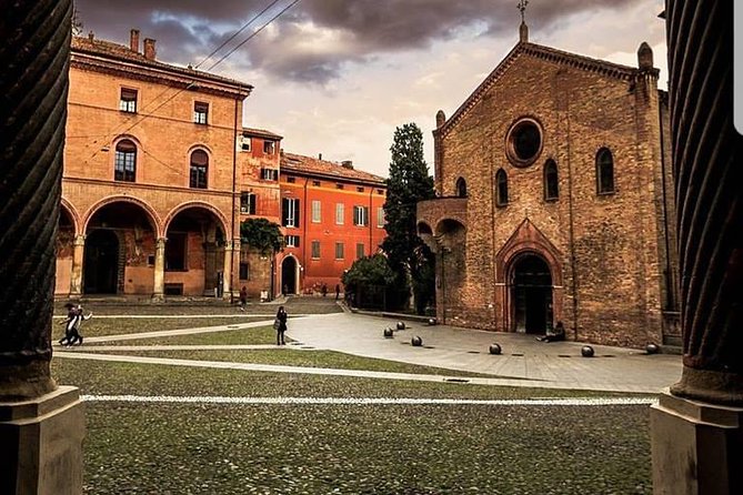 Classic Walking Tour Bologna - Customizing the Tour Experience