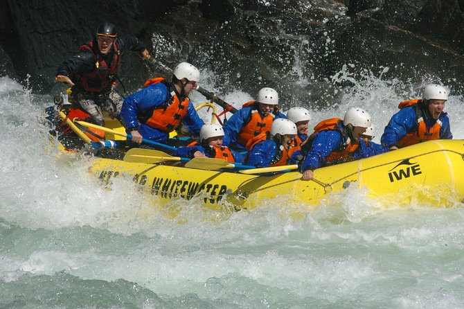 Clearwater, British Columbia 1/2 Day Rafting (Ready Set Go)! - Preparing for the Whitewater Rafting Experience