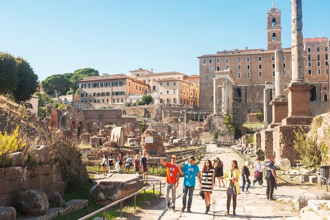 Colosseum Arena Floor , Roman Forum, Navona & Pantheon Private Tour - Navigating Piazza Navona