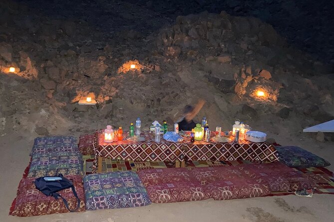 Dining in The Desert - Group Size and Booking