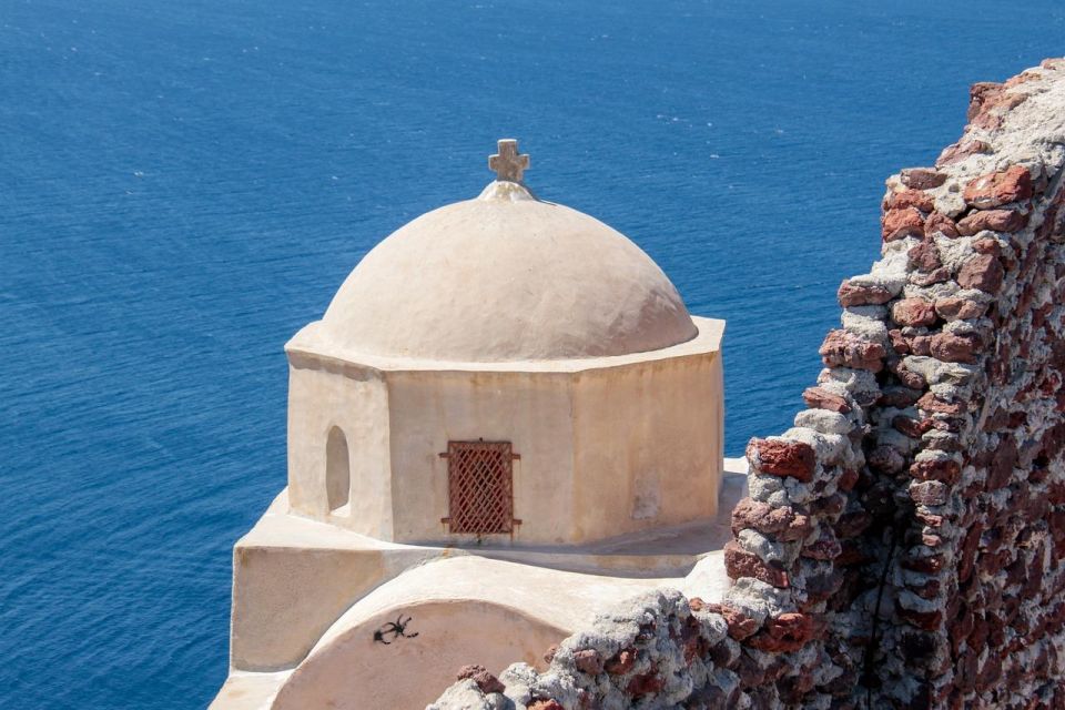 Discover Santorinis Instagram Gems - Historic Akrotiri Lighthouse