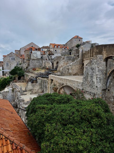 Dubrovnik:City Walls & Old Town 2 in 1 Walking Tour - Meeting Point and Duration