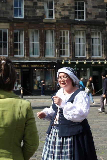 Edinburgh: Become a Highlander for a Day Walking Tour - Meeting Point and Dress Code