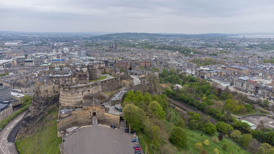 Edinburgh Castle: Guided Walking Tour With Entry Ticket - Historical Significance