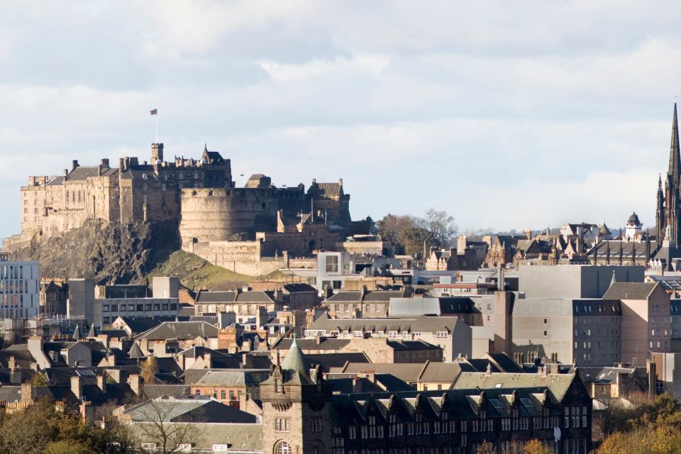 Edinburgh: First Discovery Walk and Reading Walking Tour - What to Bring