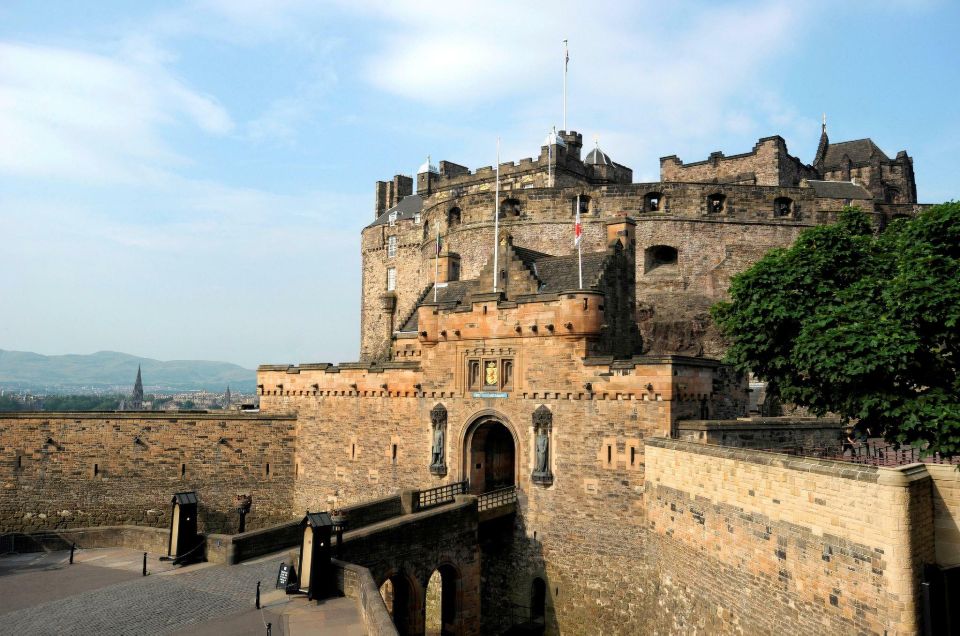 Edinburgh: Small-Group Old Town Historical Walking Tour - Taking in the Vibrant Atmosphere