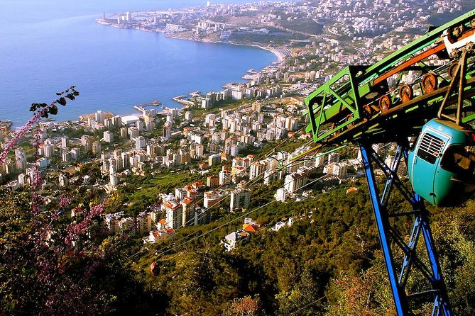 Fabulous Tour to Jeita Grottos, Harissa Shrine & Byblos City - Visit the Harissa Shrine and Byblos City