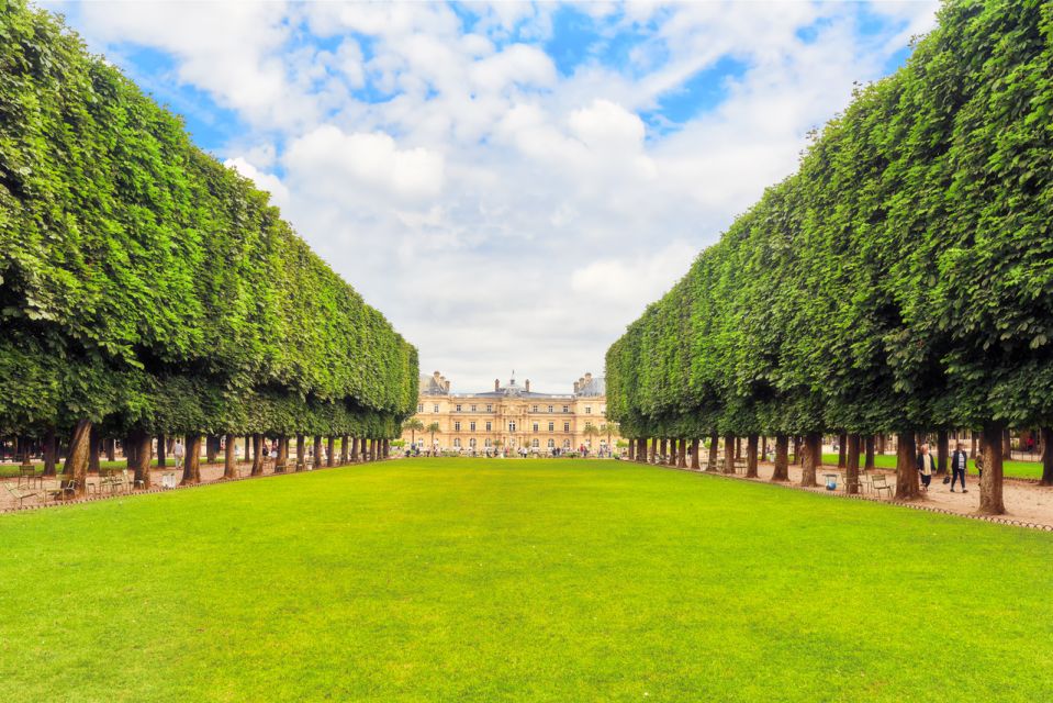 Family Joy in Paris Walking Tour - Conciergerie