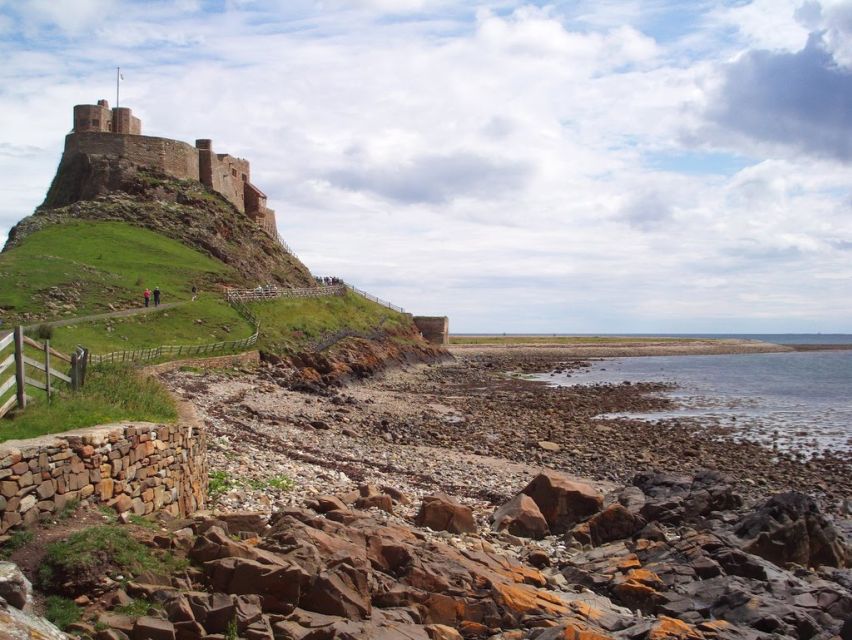 From Edinburg: Viking Coast & Alnwick Castle Day Tour - Interactive Childrens Activities