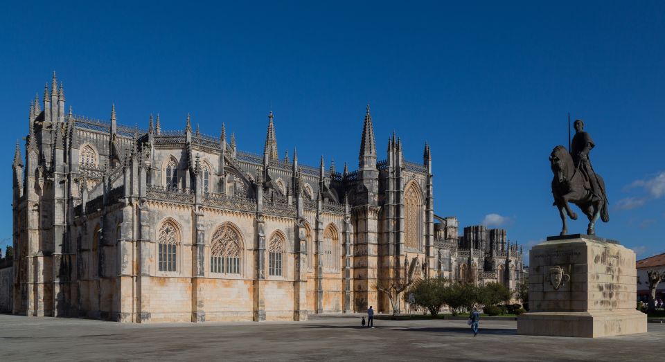 From Lisbon: Fatima, Nazare, Obidos & Batalha Full Day Tour - Obidos Castle Visit