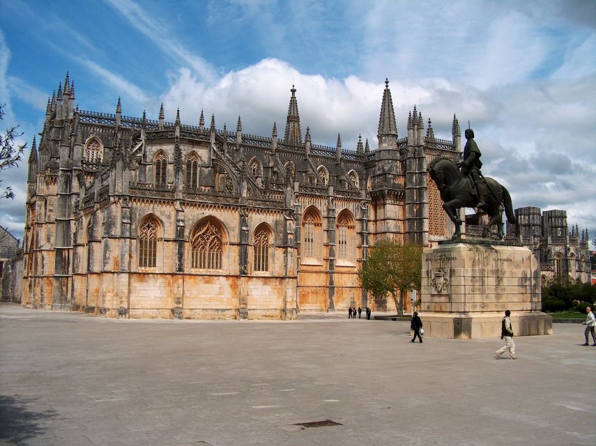 From Lisbon to Porto in Transit Full Day Tour - Coimbra University: Library