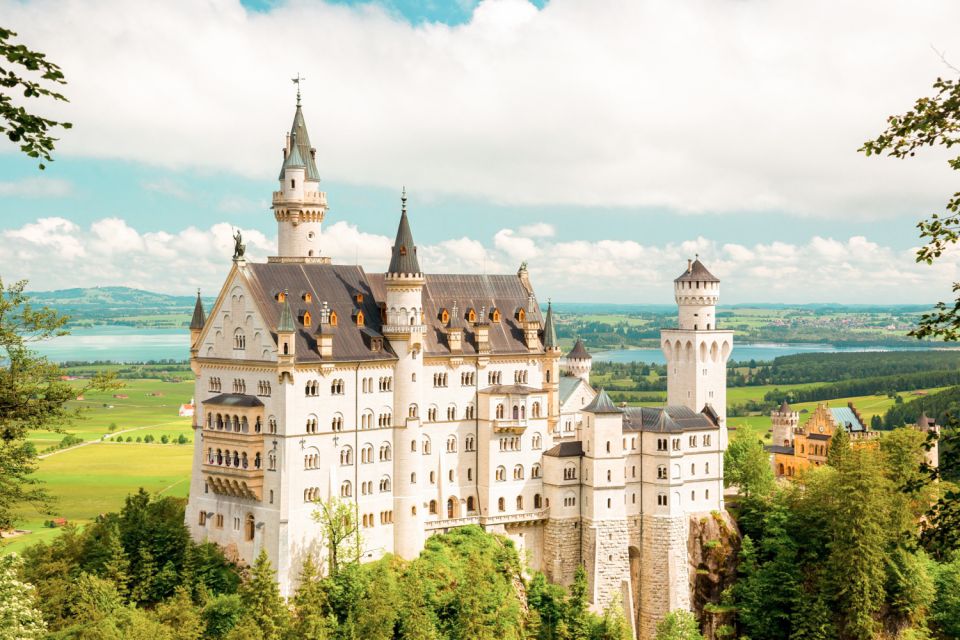 From Munich: Neuschwanstein Castle & Linderhof Premium Tour - Inclusions for a Premium Experience